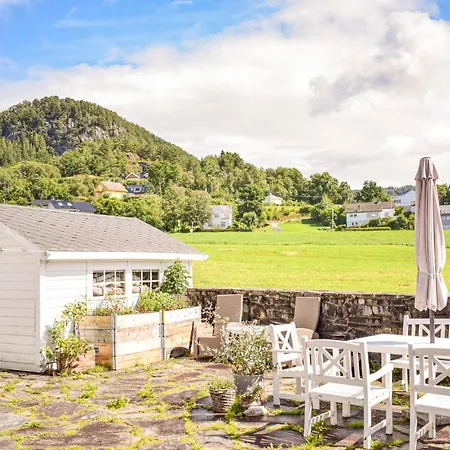 Lovely In Fusa With Kitchen Holiday home Vinnes (Fusa)