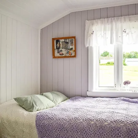 Lovely In Fusa With Kitchen Vinnes (Fusa)